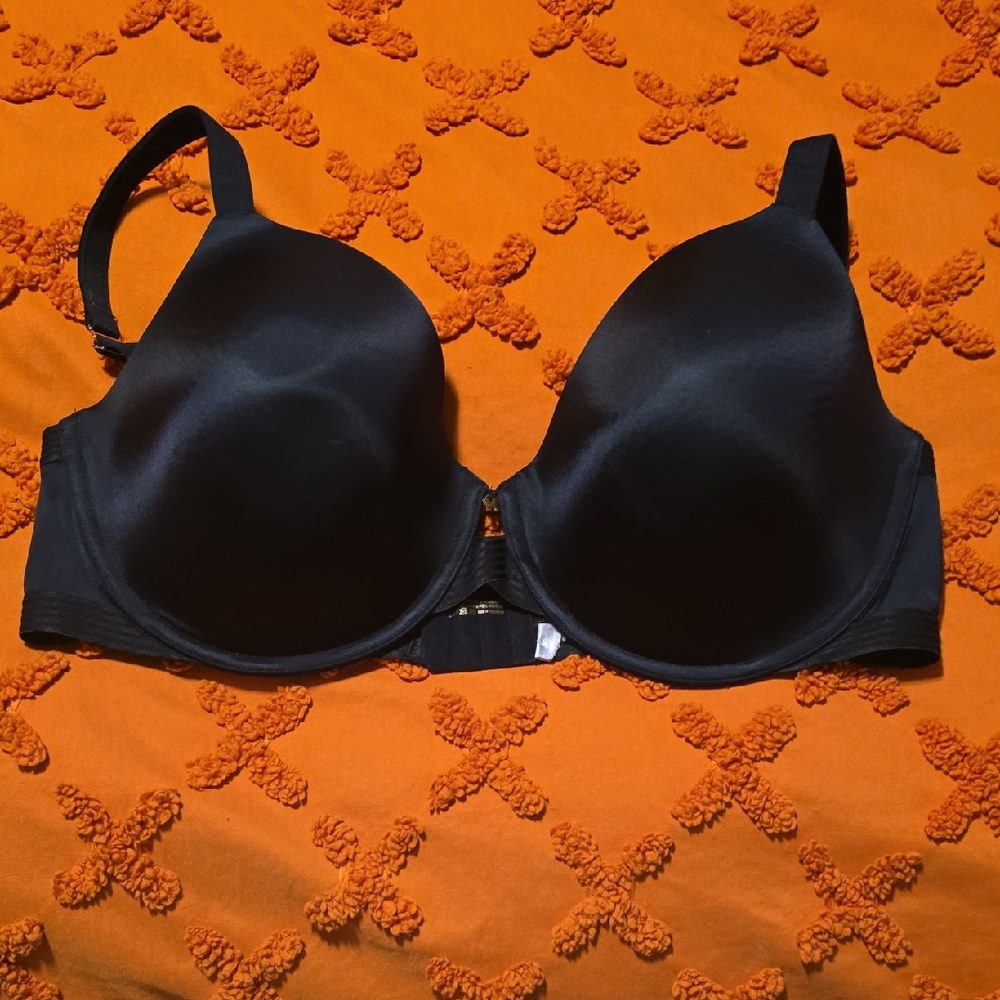 Sleek Black Women's Bra